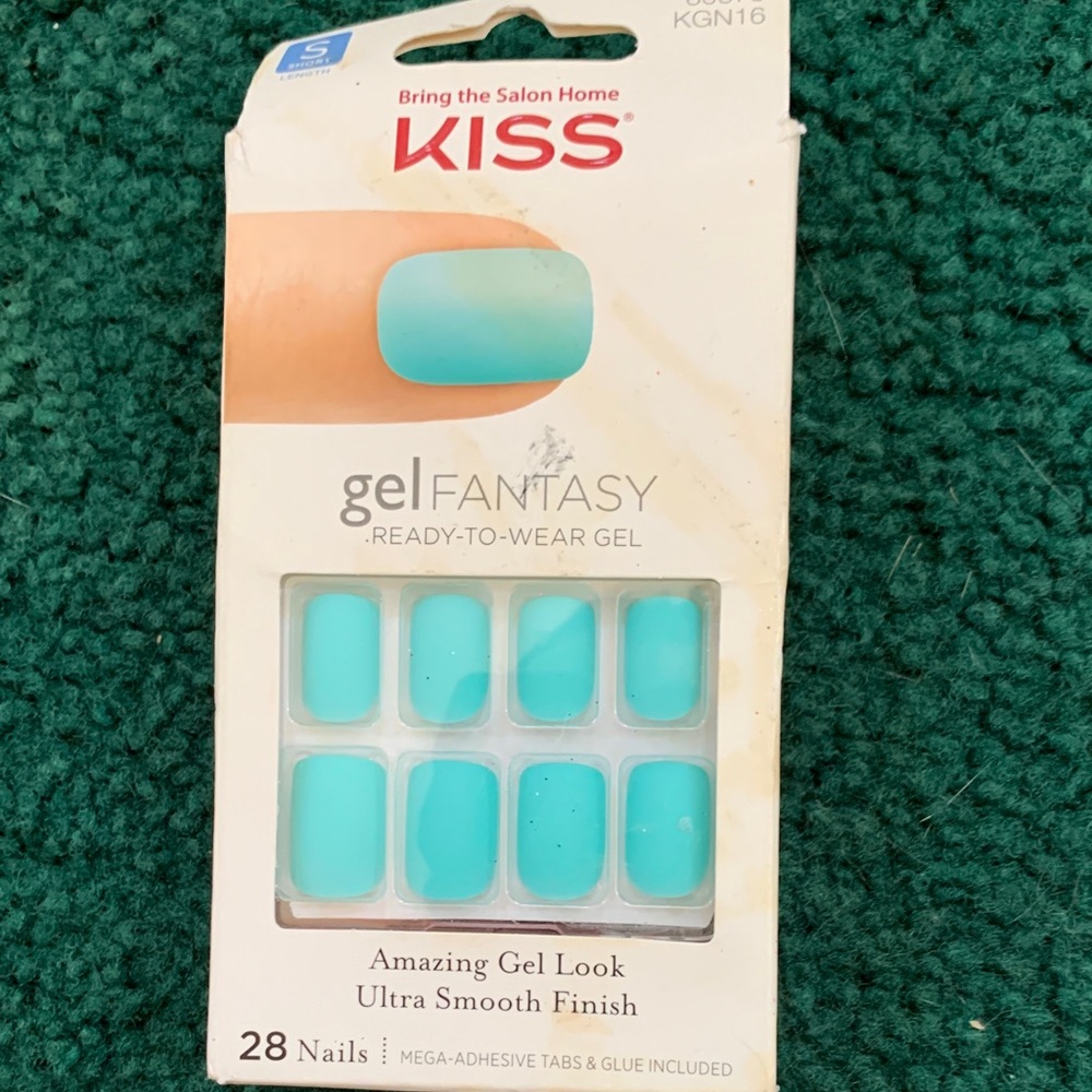 KISS Gel Fantasy Nails in Turquoise